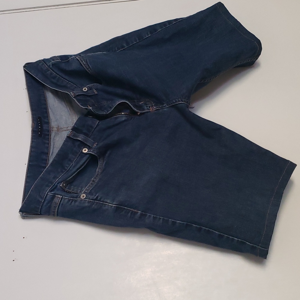 Sisley jean shorts 9" inseam 33 waist